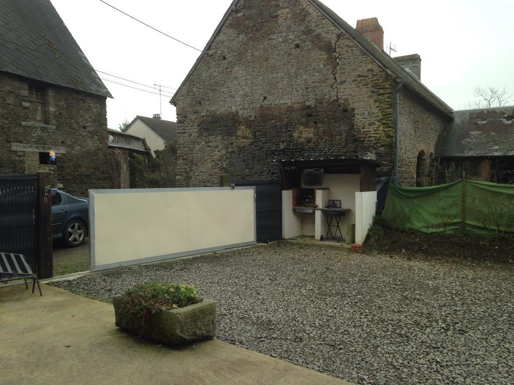 Gîte Aristide Mont Saint Michel Sacey Extérieur photo
